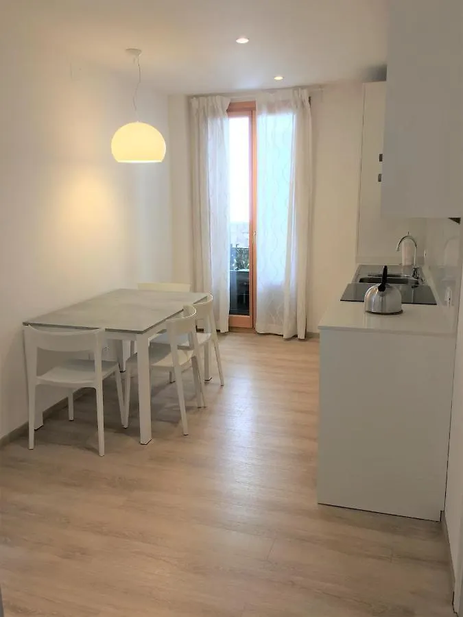 Monnalisa Venice Apartment contacts